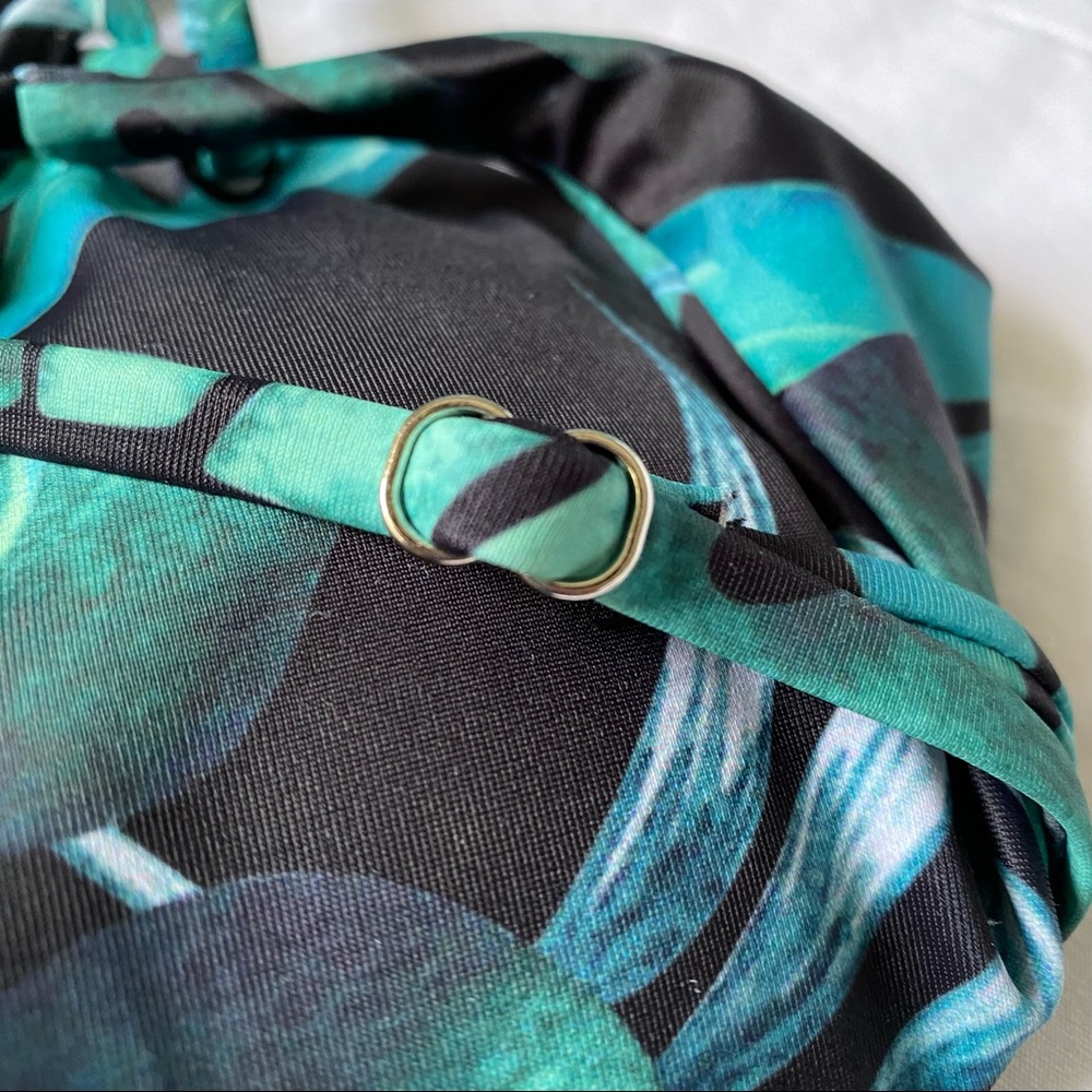 Tropical Leaf Print Ladder Front Bikini Top - Picture 4 of 12